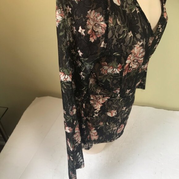 SFERA Spain NEW Lace Floral Sheer Boho Flare Bell Sleeve Peplum Stretch Top Rose - Picture 6 of 15